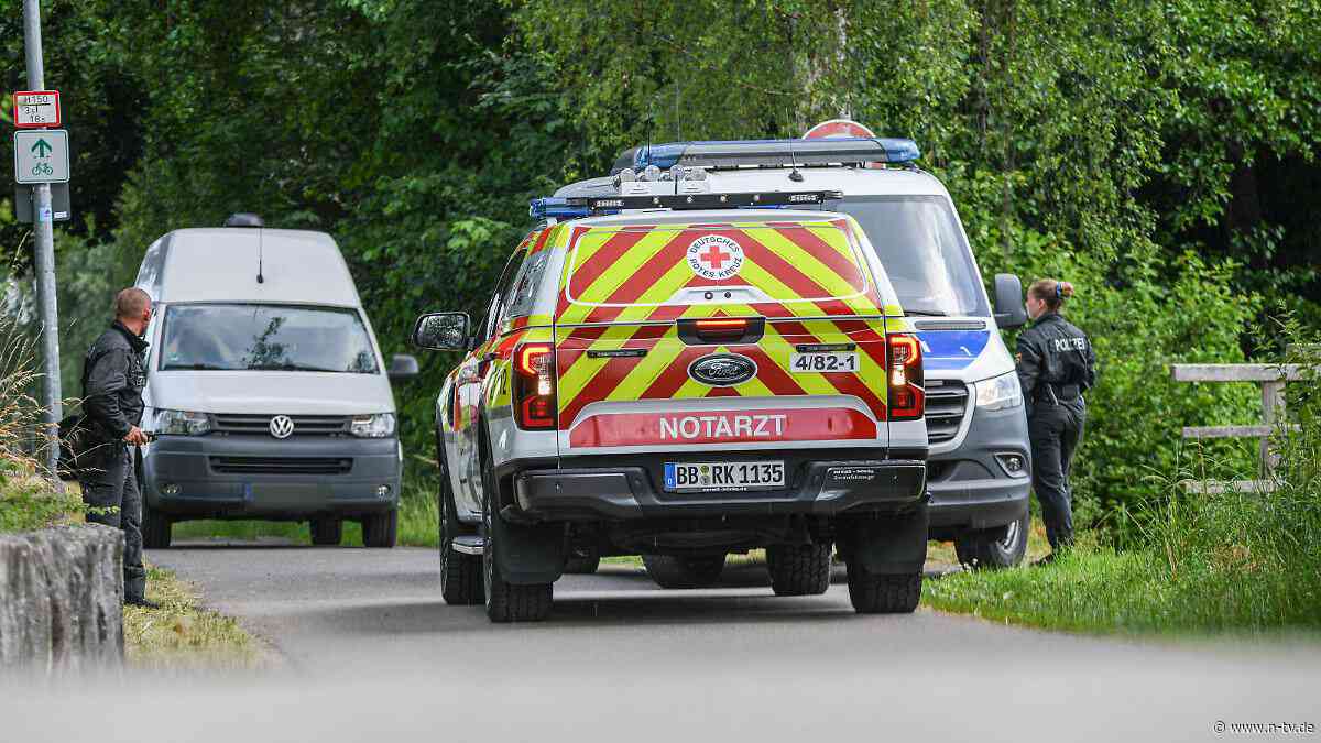 Aus dem Kinderwagen verschwunden: Polizei findet Babyleiche bei Suche nach vermisstem Kind