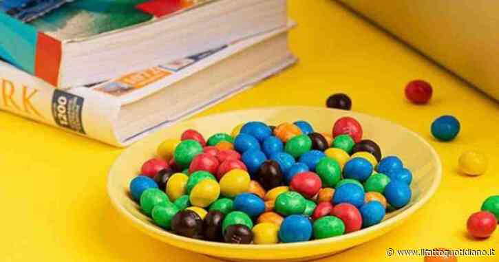 M&M’s e il via alla rivoluzione “naturale”: basta con i coloranti artificiali. Si punta al giallo, rosso, arancio e verde, ma il blu potrebbe “resuscitare”