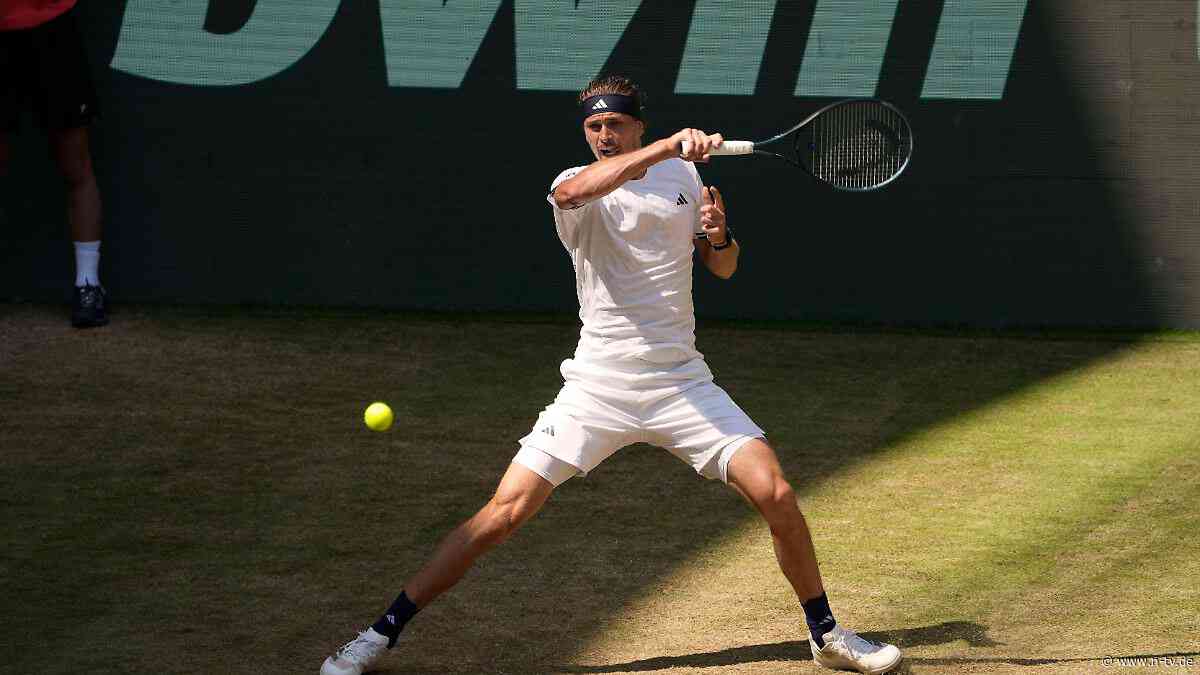 Jetzt gegen Angstgegner : Nervenstarker Zverev kämpft Qualifikanten in Hitzetest nieder