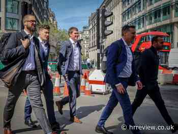 Unemployment falls as private sector pay growth slows to 2.9%