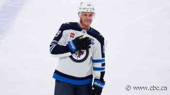 Jonathan Toews calls it a career, retires after 16 NHL seasons