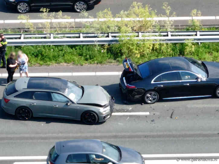 Meerdere auto’s betrokken bij kop-staartbotsing