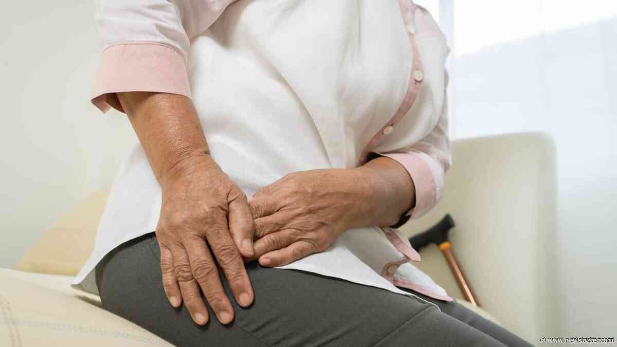 Aantal heupfracturen gestegen: 'Vloerkleedjes en kabels vormen een risico'