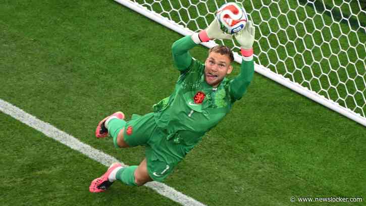 Het keepersniveau op het WK valt Frans Hoek nog niet mee: ’Veel ballen vliegen er te makkelijk in’