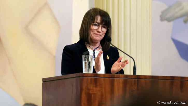 Alejandra Mizala asume la rectoría de la U. de Chile con discurso enfocado en el rol de la educación pública: “Estaremos a la altura del legado recibido”