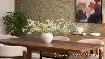Dusk shoppers save £100 on 'stunning' dining table 'pictures don't do justice'