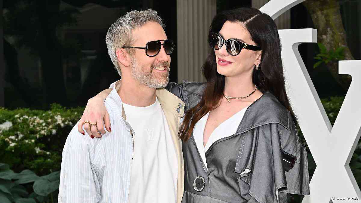 Auch beruflich läuft es : Anne Hathaway verkündet mit süßem Video dritte Schwangerschaft