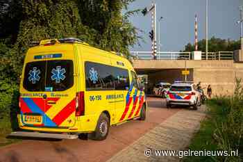 Jongen gewond na sprong van brug