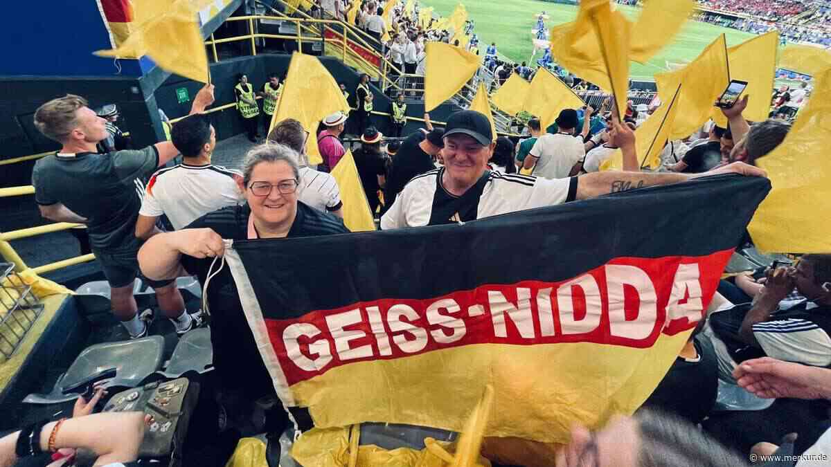 Bekanntes Banner bei Deutschland-Spielen: Dieses Ehepaar steckt hinter der Fahne