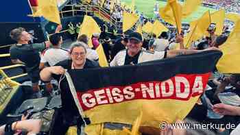 Bekanntes Banner bei Deutschland-Spielen: Dieses Ehepaar steckt hinter der Fahne