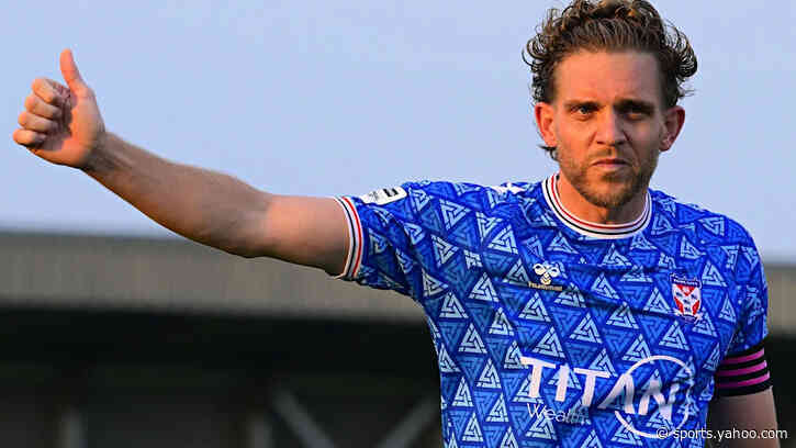 Scunthorpe bring in defender Howe