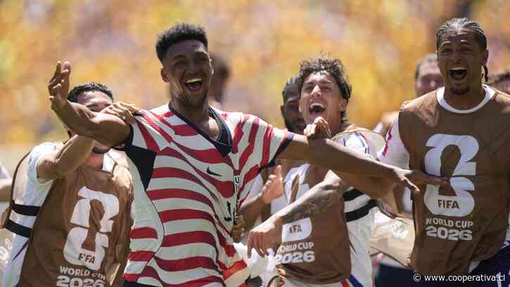 Estados Unidos doblegó a Australia y avanzó en la Copa del Mundo