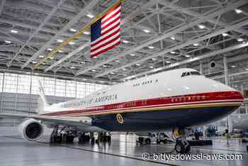 Trump desvela el nuevo Air Force One: un Boeing de lujo con los colores de la bandera nacional