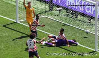 Despite Pulisic's absence, U.S. tops Australia to advance to World Cup knockout round