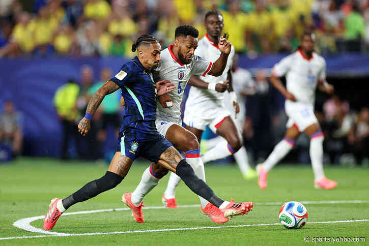 Raphinha forced off against Haiti with apparent injury