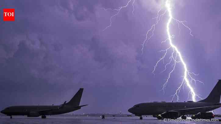 Lightning strikes IndiGo aircraftat Kolkata airport, 2 ground staff on tarmac injured; flight delayed
