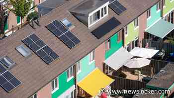 Zonnepanelen draaien overuren, ’maar die stroom kan niet allemaal het net op’