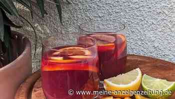 Diese fruchtige Sangria ist der Star jeder Sommerparty