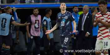 Almirón eerste slachtoffer van nieuwe FIFA-regel: bedekt mond en ziet rood