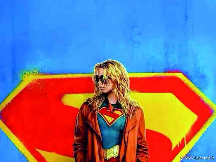 Supergirl (con gli orecchini) e i Lex Luthor da tastiera