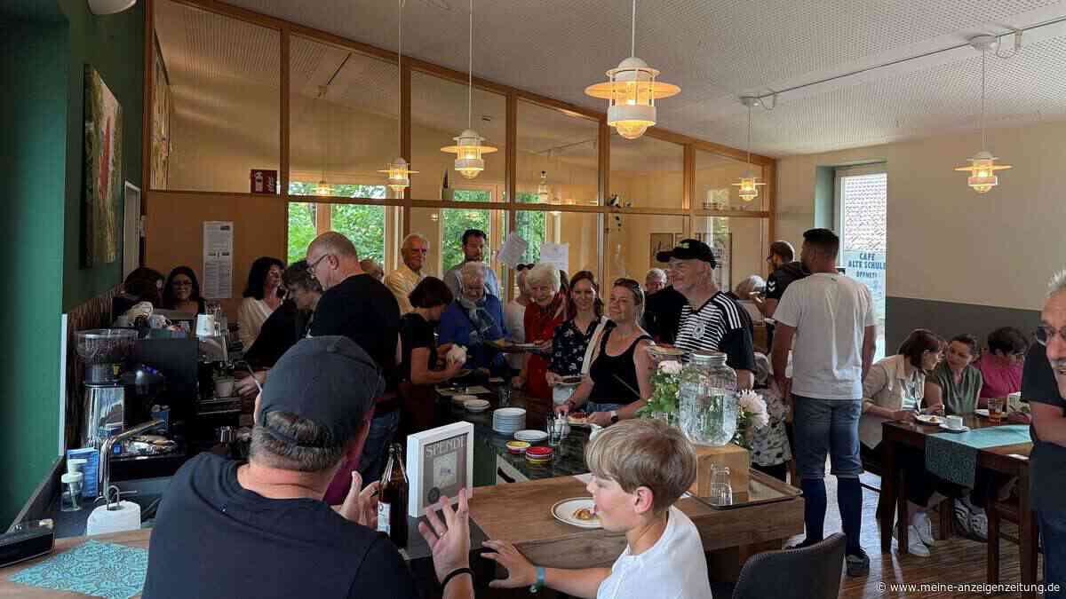 Bürgercafé in Hilgertshausen eröffnet: Über 200 Gäste feiern