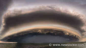 Gigantische shelfcloud boven Zeeland voorafgaand aan storm: wat is dit bijzondere weerfenomeen?