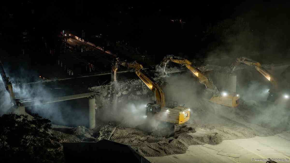 Nächtlicher Mega-Abriss der A70-Brücke