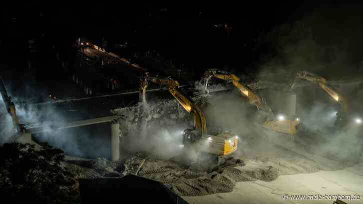 Nächtlicher Mega-Abriss der A70-Brücke
