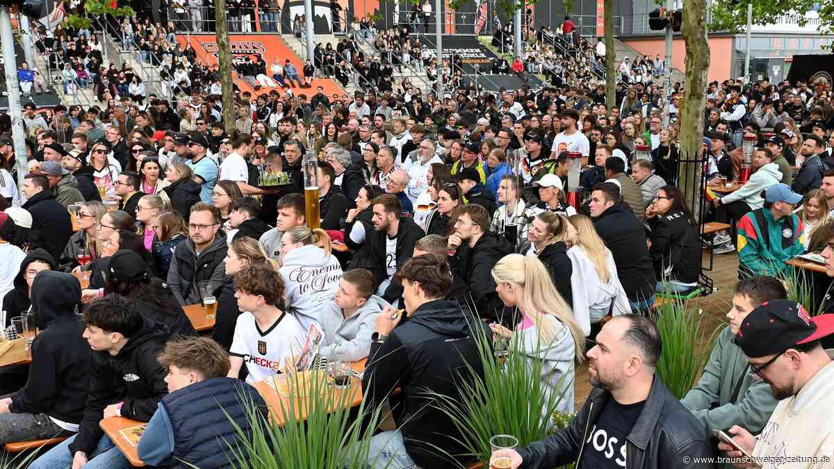 WM-Public-Viewing heute in Wolfsburg: Hier läuft Deutschland – Elfenbeinküste