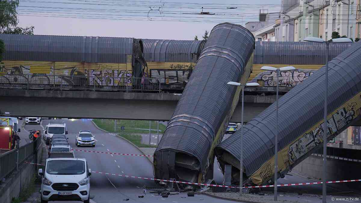 Waggons stürzen von Brücke: Bei Unglück mit Güterzug in München stirbt ein Mensch