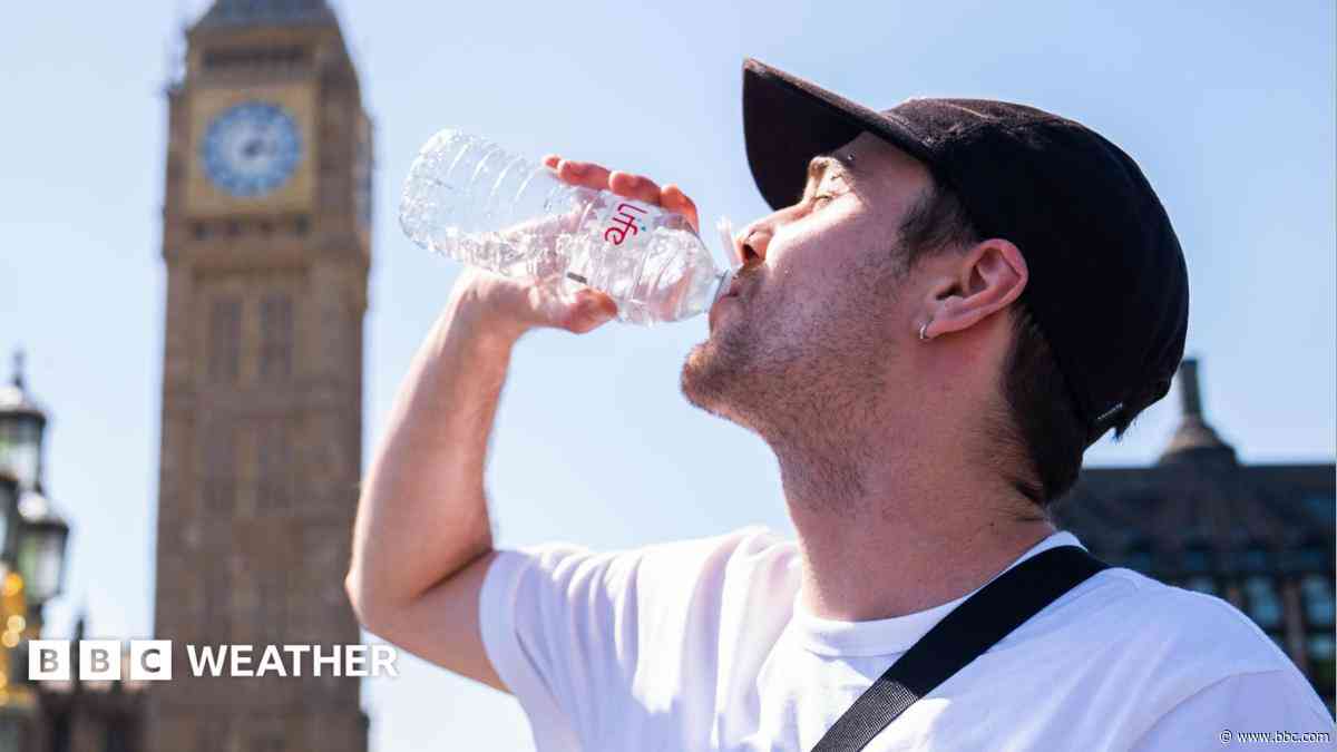 Amber extreme heat warning issued as 35C heatwave approaches