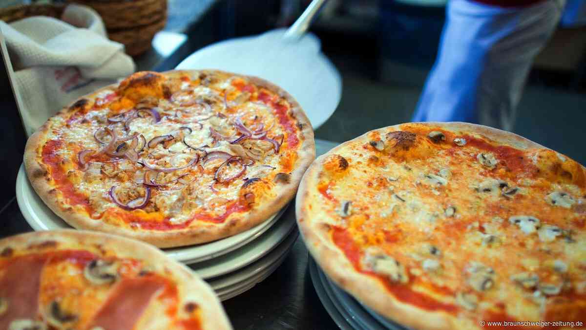 „Pizza für einen... Adolf Hitler?!“ Russe muss für Streich in Haft