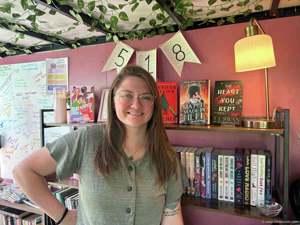 Fairies, dragons and sex: Mobile bookstore offers popular romantasy genre