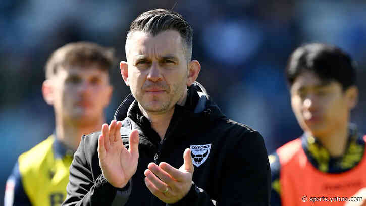 Oxford United sack head coach Bloomfield