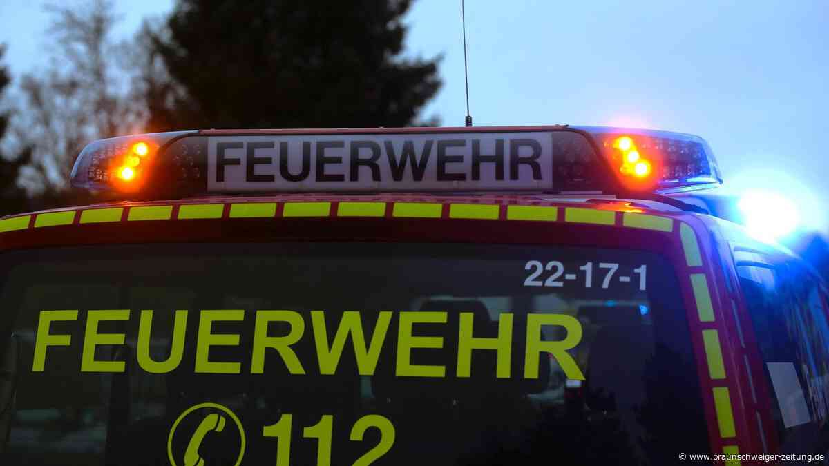 Riesige Rauchwolke in Wolfsburg: Feuerwehr im Brand-Einsatz
