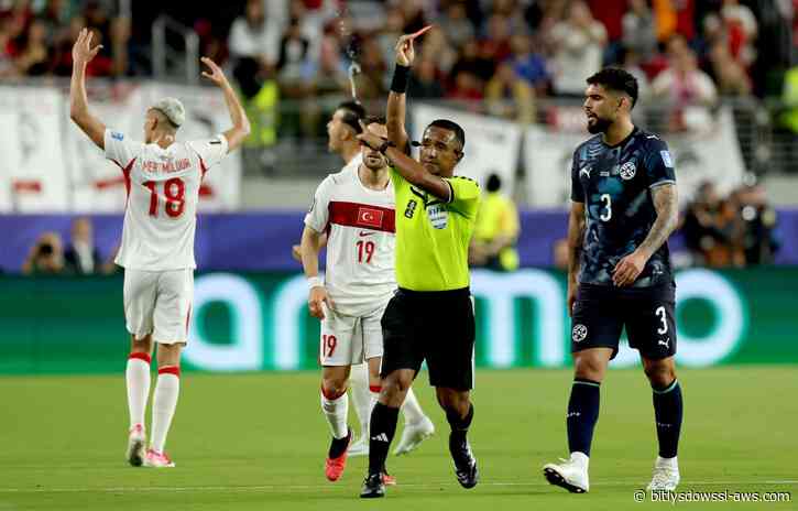 El paraguayo Miguel Almirón es el primer expulsado del Mundial 2026 por taparse la boca para hablarle al rival