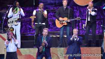All the Eerie Parallels Between Earth, Wind & Fire and Chicago