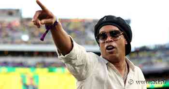 Ronaldinho tekent bij club uit de Serie C, maar vicevoorzitter is eerlijk: ‘Ik wou dat hij nog fit genoeg was om te spelen’