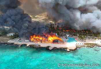 Voraz incendio en un complejo turístico de Dominicana dejó al menos un muerto y cerca de 1.700 personas evacuadas