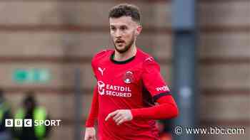 Bristol Rovers sign Orient full-back James
