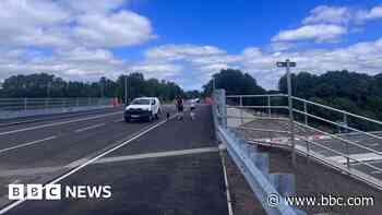 New M4 overbridge opens after 'years of mayhem'