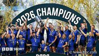 Five-try Leinster rout Bulls to retain URC title