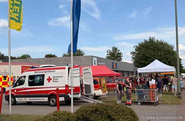 FW Neumünster: Erneute Brandentwicklung in Lagerhalle im Industriegebiet Süd - Rund 80 Einsatzkräfte im Einsatz