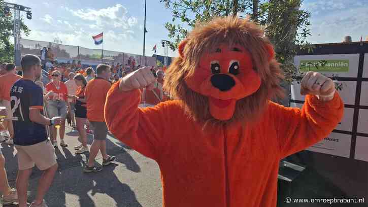 'Mafkees' geniet in WK Dorp: 'Wil de jongens opwachten bij een wereldtitel'