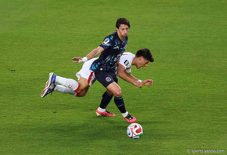 🤣 Cup madness! Player grabs referee's watch during match