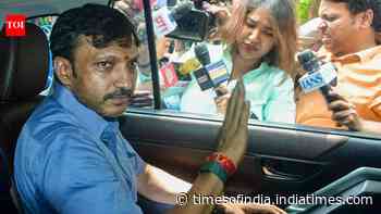'On his way back': Sena (UBT) hopeful rebel MP Nimbalkar may not defect