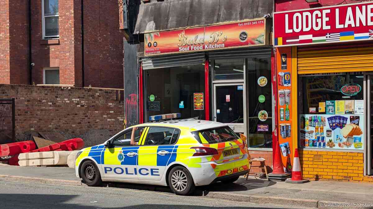 Man 'chased into Lodge Lane café' and shot as police shut down area