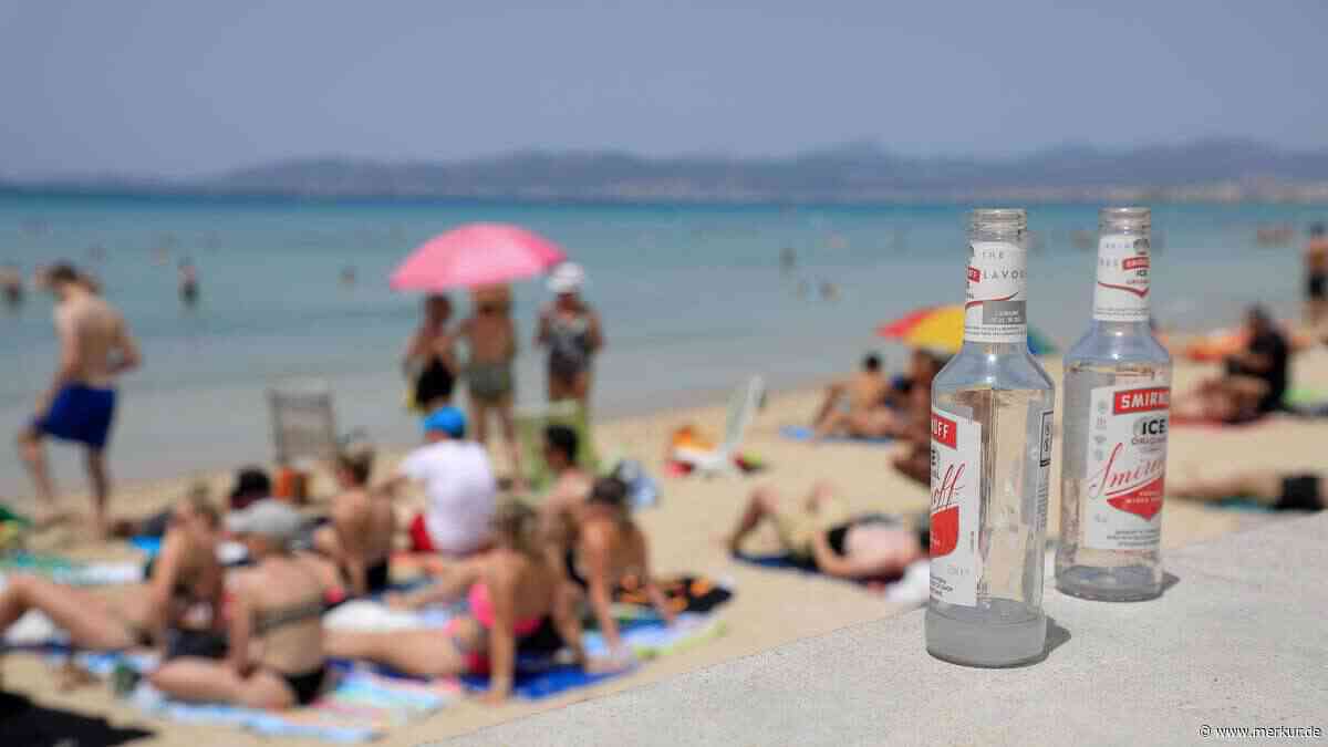 Urlaubsinsel am Limit: Provokante Banner heizen Debatte über Sauftourismus an
