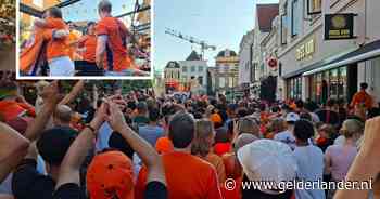 En dat is vijf! Bekijk hier het Oranjefeest in onze regio: ‘We worden wereldkampioen!’