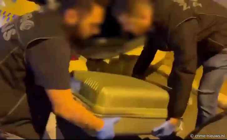 Drugstransport pakketten cocaïne in koffer onderschept bij actie Turkse politie